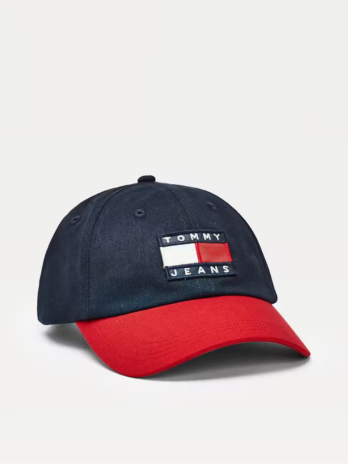 TOMMY JEANS