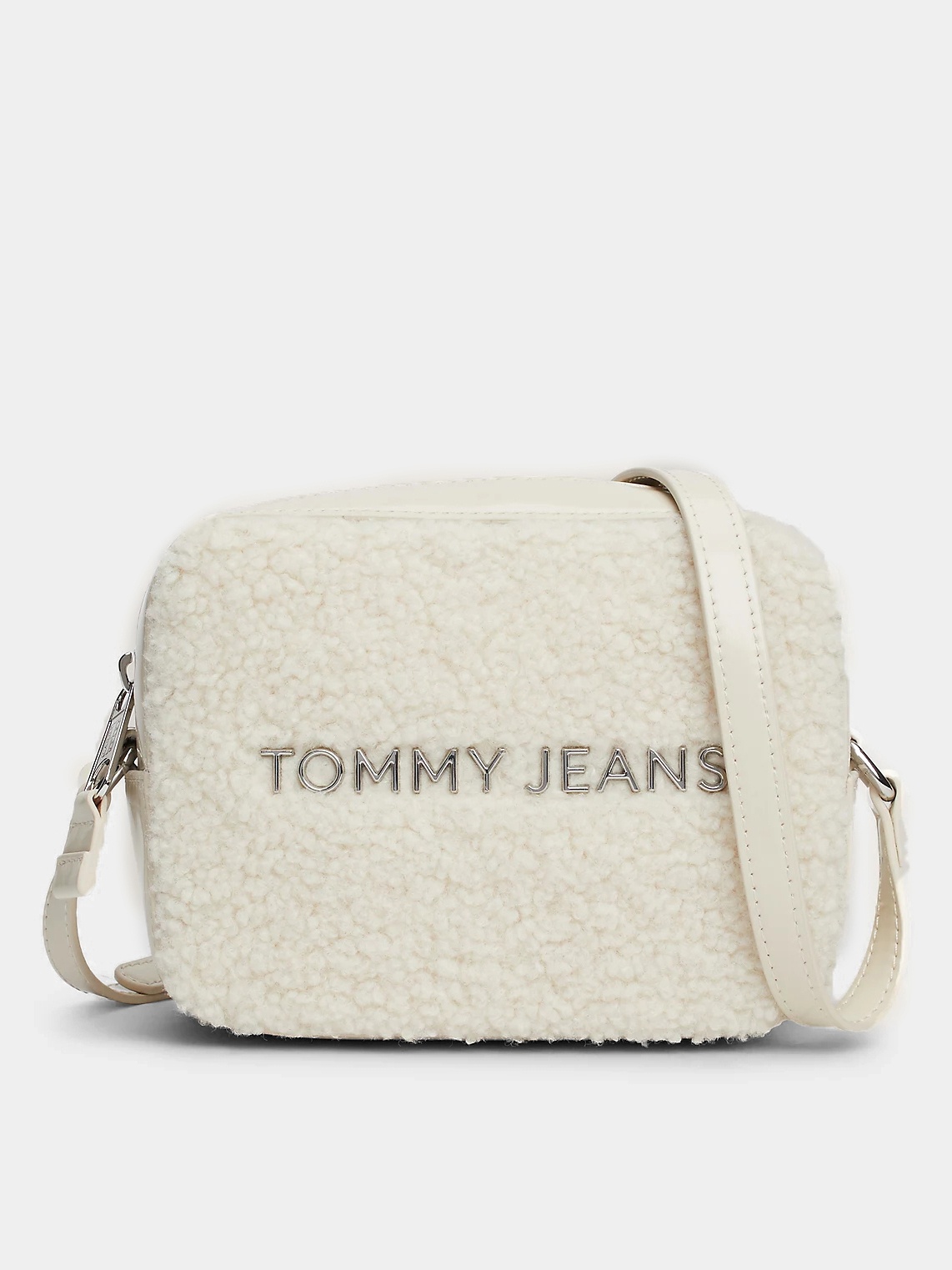 TOMMY JEANS