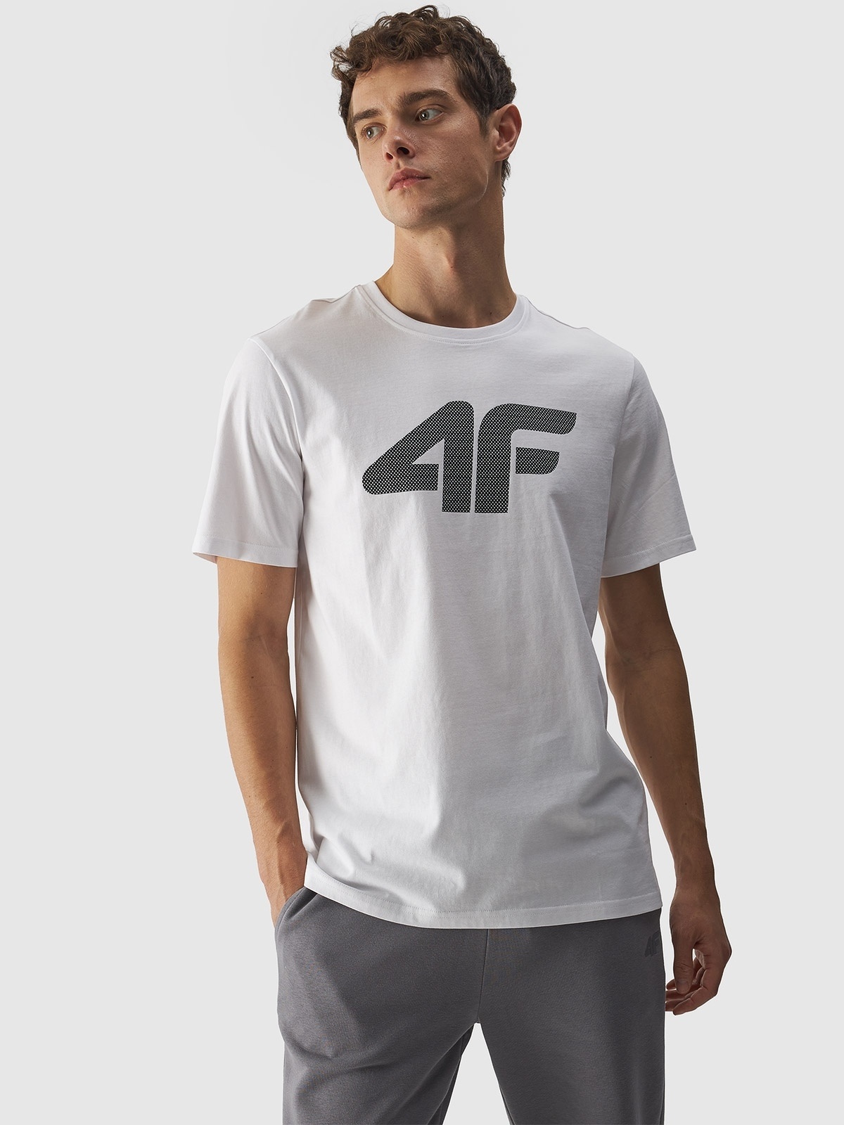 4F